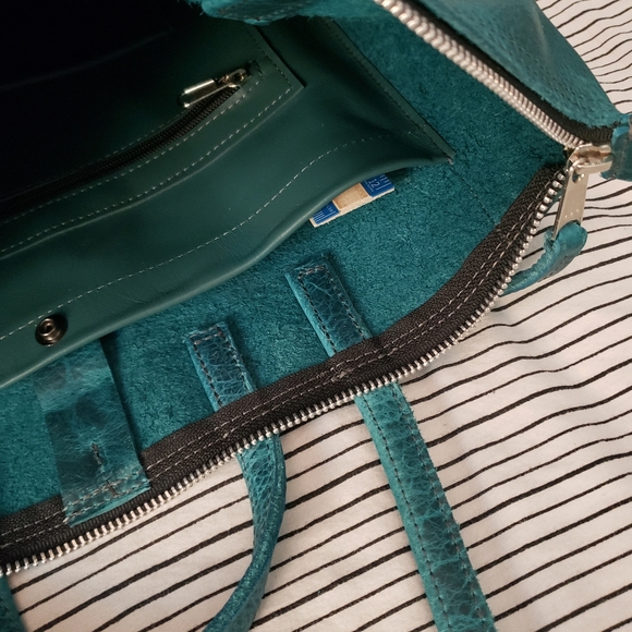 Turquoise bison leather zip tote bag with laptop pocket/cup holder - Picture 14 of 15